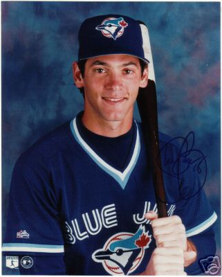 SHAWN  GREEN    TORONTO BLUE JAYS   WITH  BAT  SIGNED 8X10  W/COA