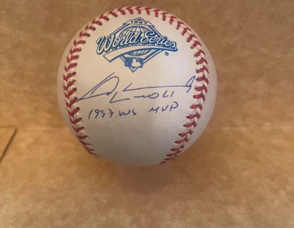 LIVAN HERNANDEZ 1997 WS MVP SIGNED 1997 W.S. BASEBALL BECKETT AUTH 