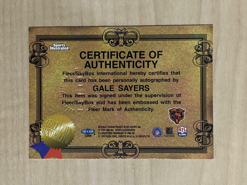 1999 FLEER SI GREATS OF THE GAME GALE SAYERS ON CARD 
