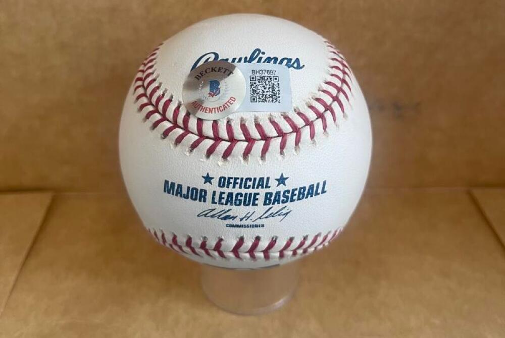 JUSTIN MORNEAU TWINS SIGNED AUTO M.L. BASEBALL BECKETT AUTH