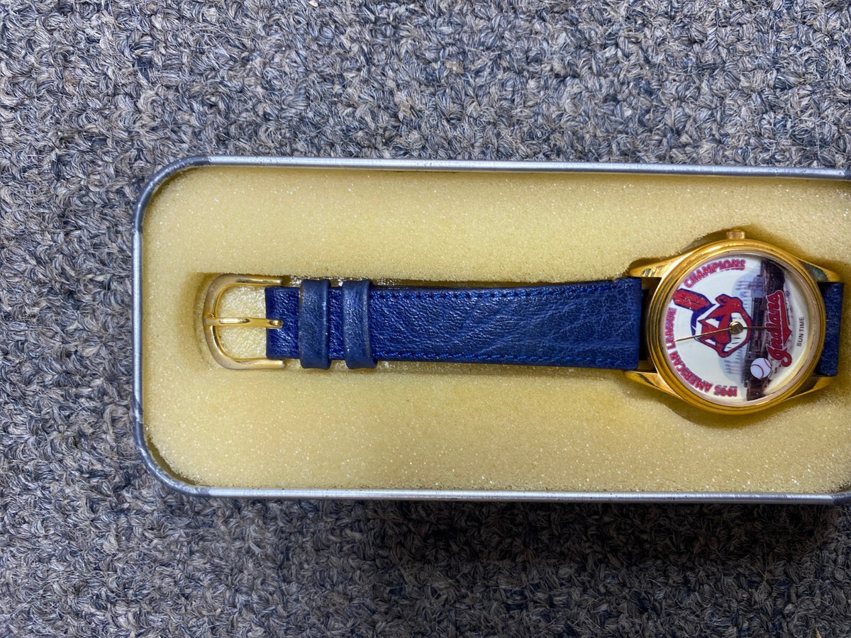 VINTAGE 1995 CLEVELAND INDIANS BASEBALL COLLECTIBLE WATCH SUNTIME W/CASE