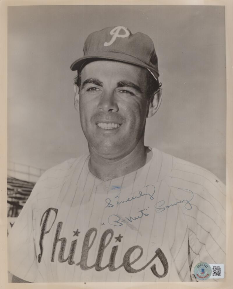 P-NUTS LOWRY PHILLIES COACH RARE SIGNED 8X10 PHOTO BECKETT BK57019