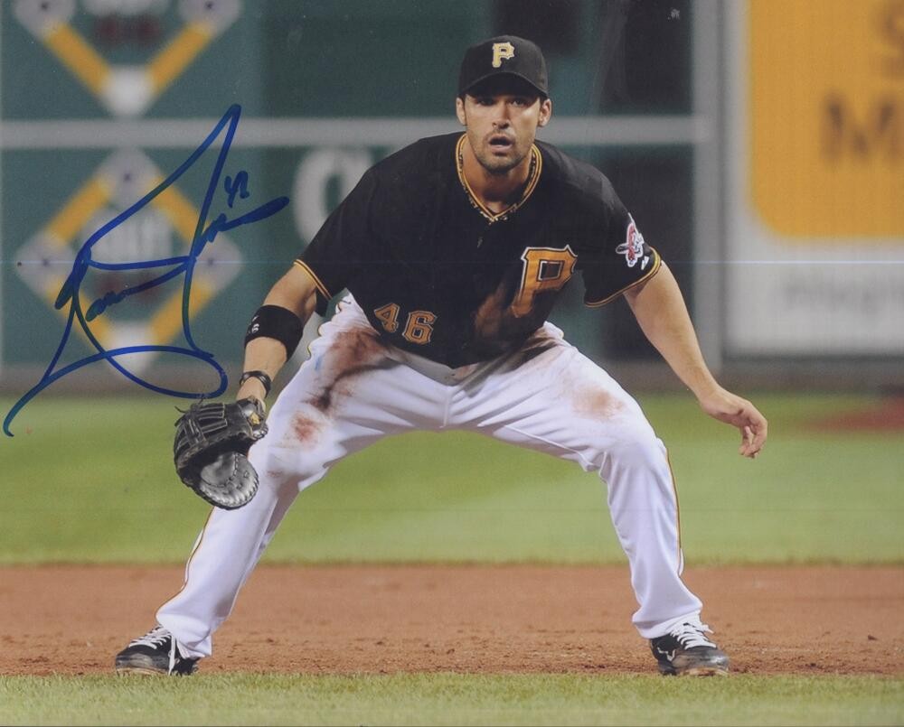 GARRETT JONES PIRATES SIGNED AUTOGRAPHED 8X10 PHOTO W/ COA