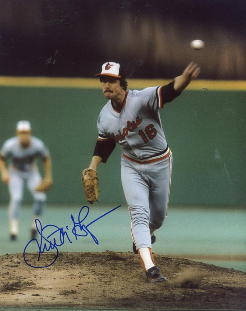 SCOTT MCGREGOR #16 BALTIMORE  ORIOLES SIGNED 8X10 PHOTO