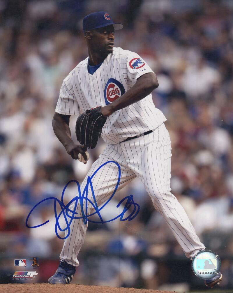 LATROY HAWKINS CHICAGO CUBS SIGNED AUTOGRAPHED 8X10 PHOTO W/ COA
