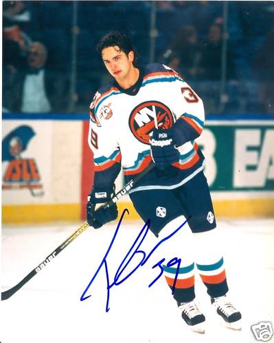 TRAVIS GREEN NEW YORK ISLANDERS SIGNED 8X10 PHOTO W/COA