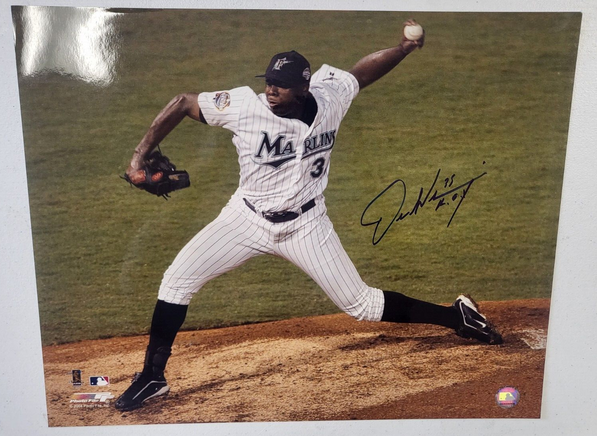 DONTRELLE WILLIS ROY FLORIDA MARLINS SIGNED AUTOGRAPHED 16X20 PHOTO W/COA