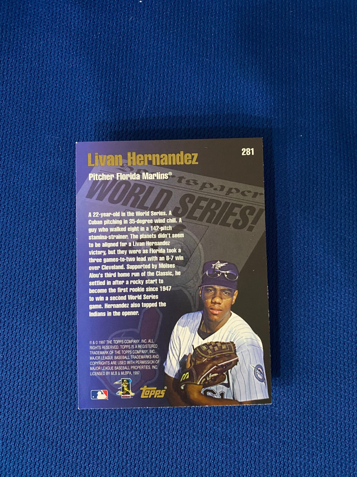 1997 TOPPS WORLD SERIES LIVAN HERNANDEZ FL MARLINS AUTO SIGNED CARD #281 COA ***
