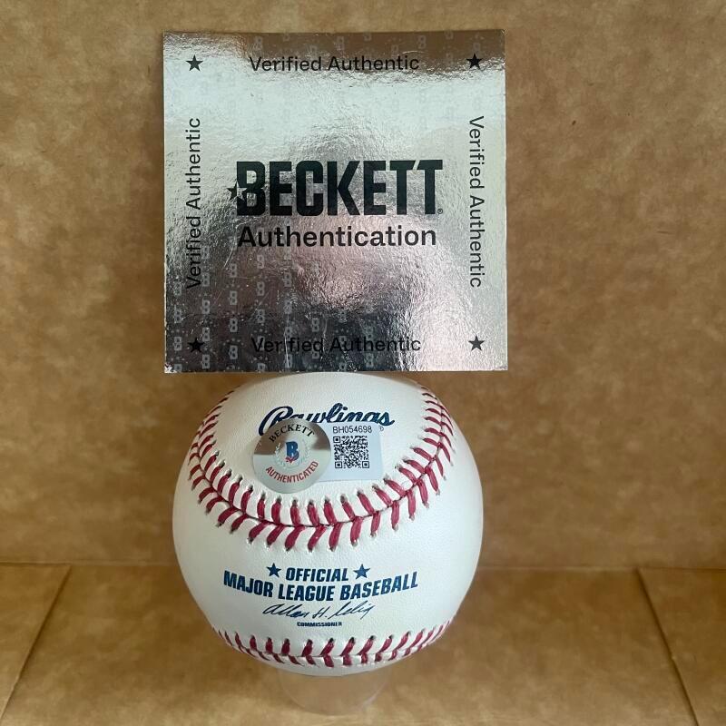 MIKE MADDOX FAMOUS PITCHING COACH SIGNED AUTO M.L. BASEBALL BECKETT AUTHENTICATE