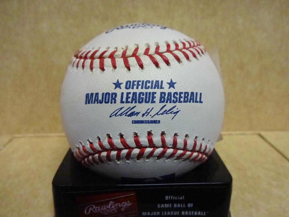 DAVID KRYNZEL  MILWAUKEE BREWERS TOPPS HOLOGRAM SIGNED M.L. BASEBALL W/COA