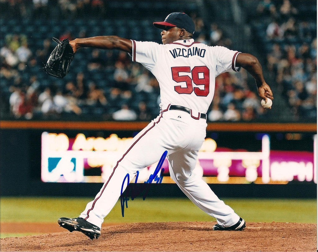 AROLDYS VIZCAINO ATLANTA BRAVES SIGNED 8X10 PHOTO W/COA