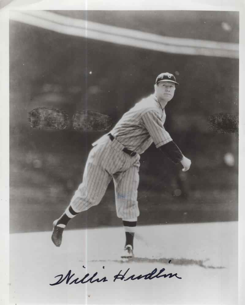 WILLIS HUDLIN INDIANS/GIANTS/BROWNS SIGNED AUTOGRAPHED 8X10 PHOTO W/ COA