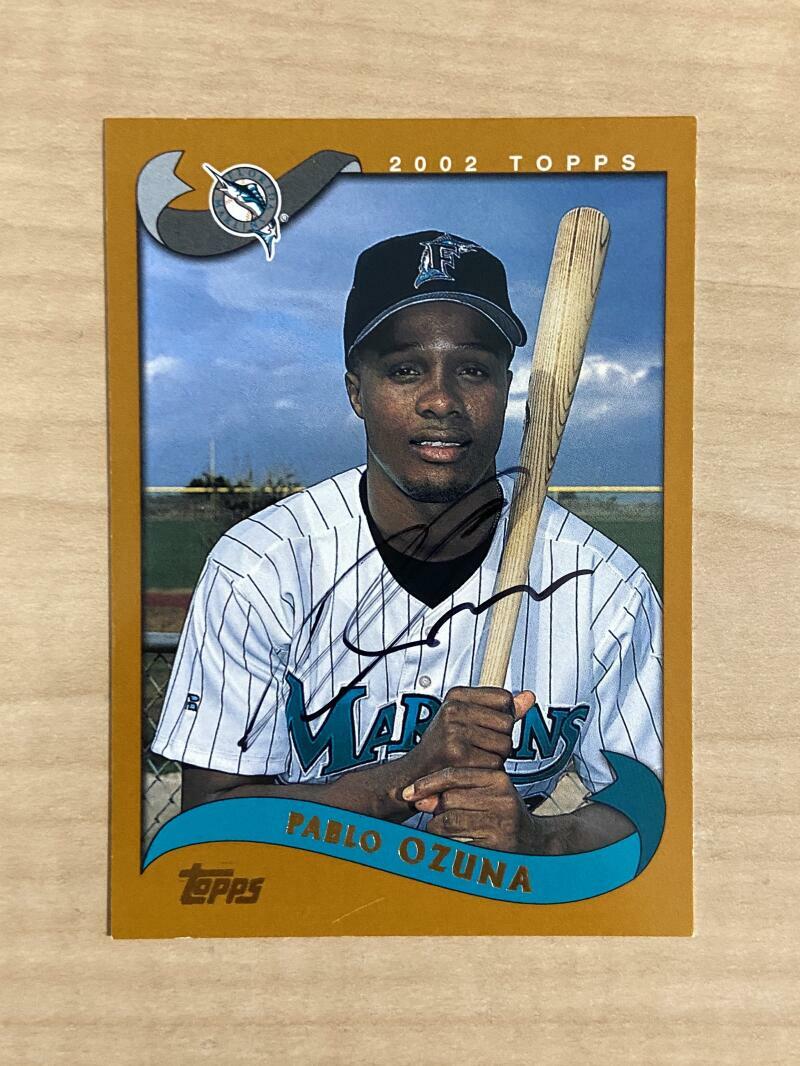 PABLO OZUNA FLORIDA MARLINS SIGNED AUTOGRAPHED 2002 TOPPS CARD #539 W/COA