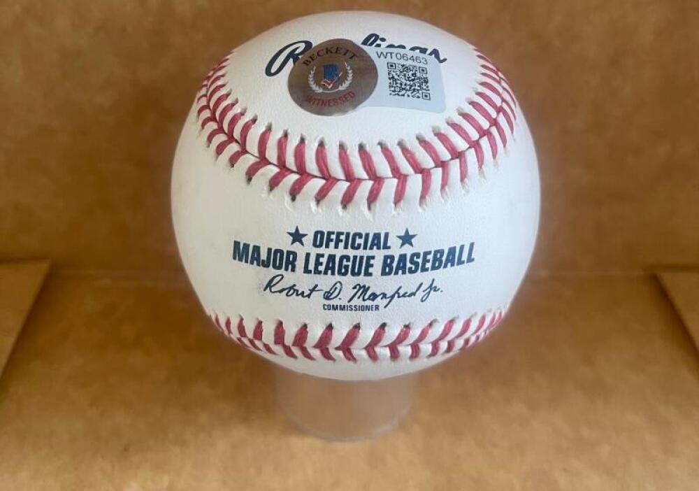 LOGAN GILBERT MARINERS SIGNED AUTOGRAPHED M.L. BASEBALL BECKETT