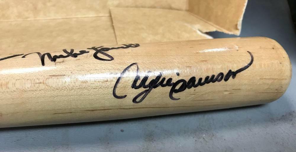 RAWLINGS 15 " MINI BAT SIGNED BY LOWELL DAWSON JOHN HENRY W/ COA