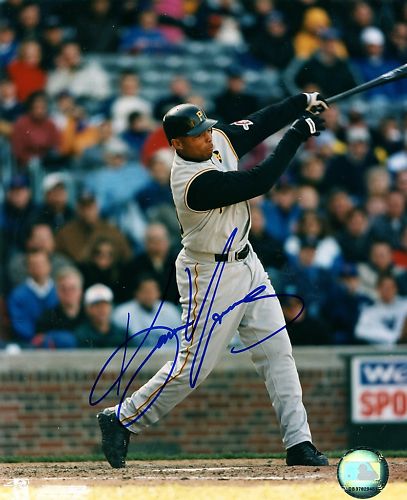 KEVIN  YOUNG  PITTSBURGH  PIRATES SIGNED 8X10 PHOTO