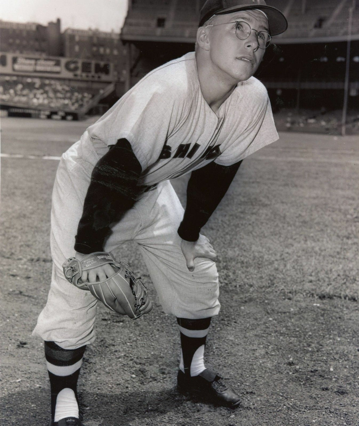 ERNIE ORAVETZ  WASHINGTON SENATORS UNSIGNED 8X10 PHOTO