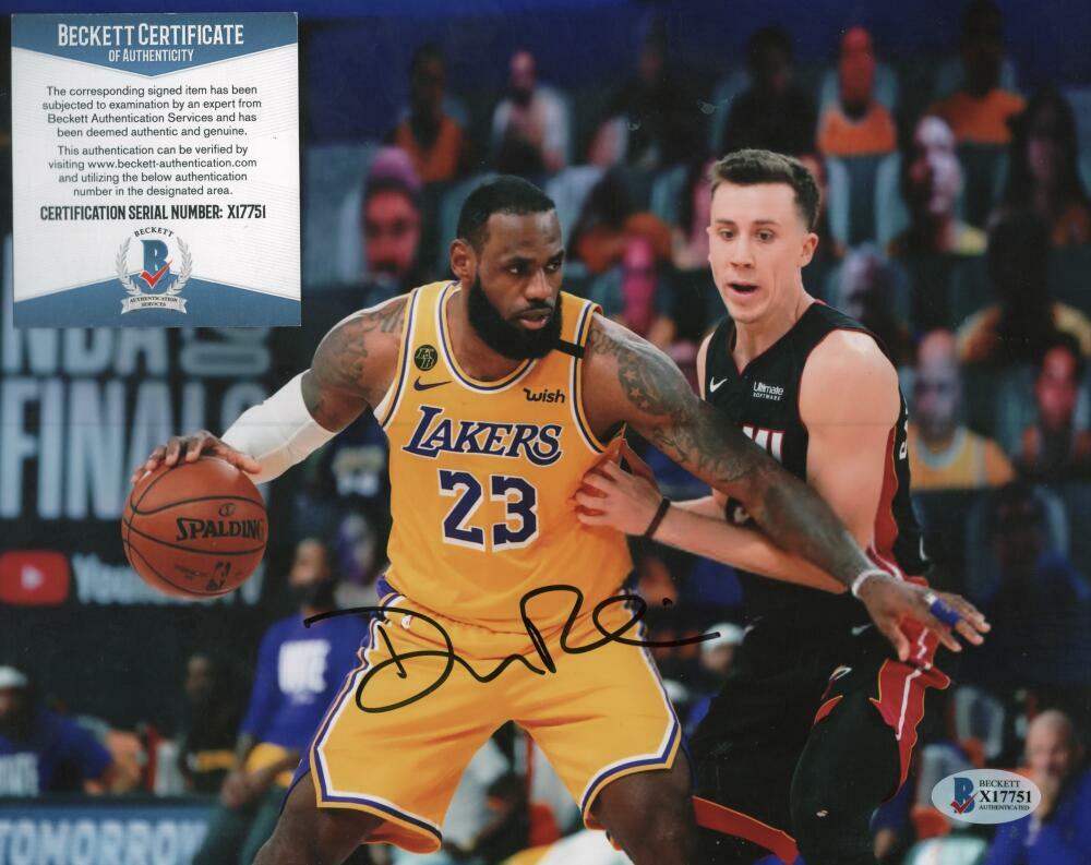 DUNCAN ROBINSON MIAMI HEAT GUARDING LEBRON SIGNED 8X10 PHOTO BECKETT X17751