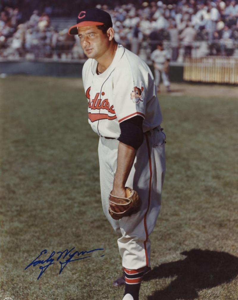 EARLY WYNN CLEVELAND INDIANS SIGNED AUTOGRAPHED 8X10 PHOTO W/COA