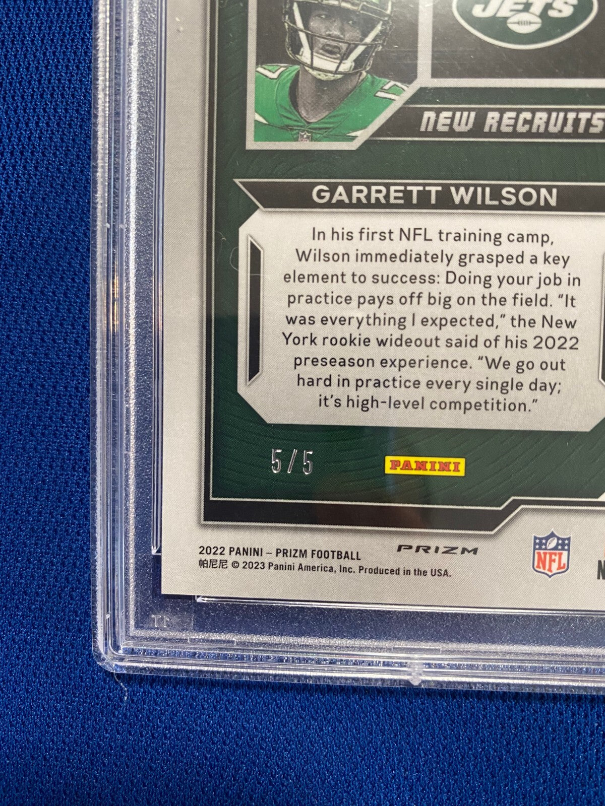 2022 PRIZM GARRETT WILSON JETS RC NEW RECRUITS GOLD VINYL CARD 5/5 PSA 9 MINT