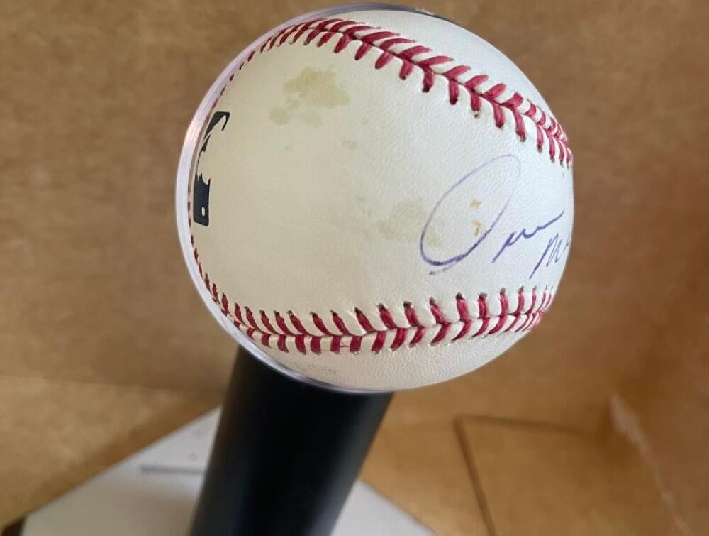 OMAR MINAYA YANKEES/METS GM SIGNED AUTOGRAPHED M.L. BASEBALL BECKETT AUTH 