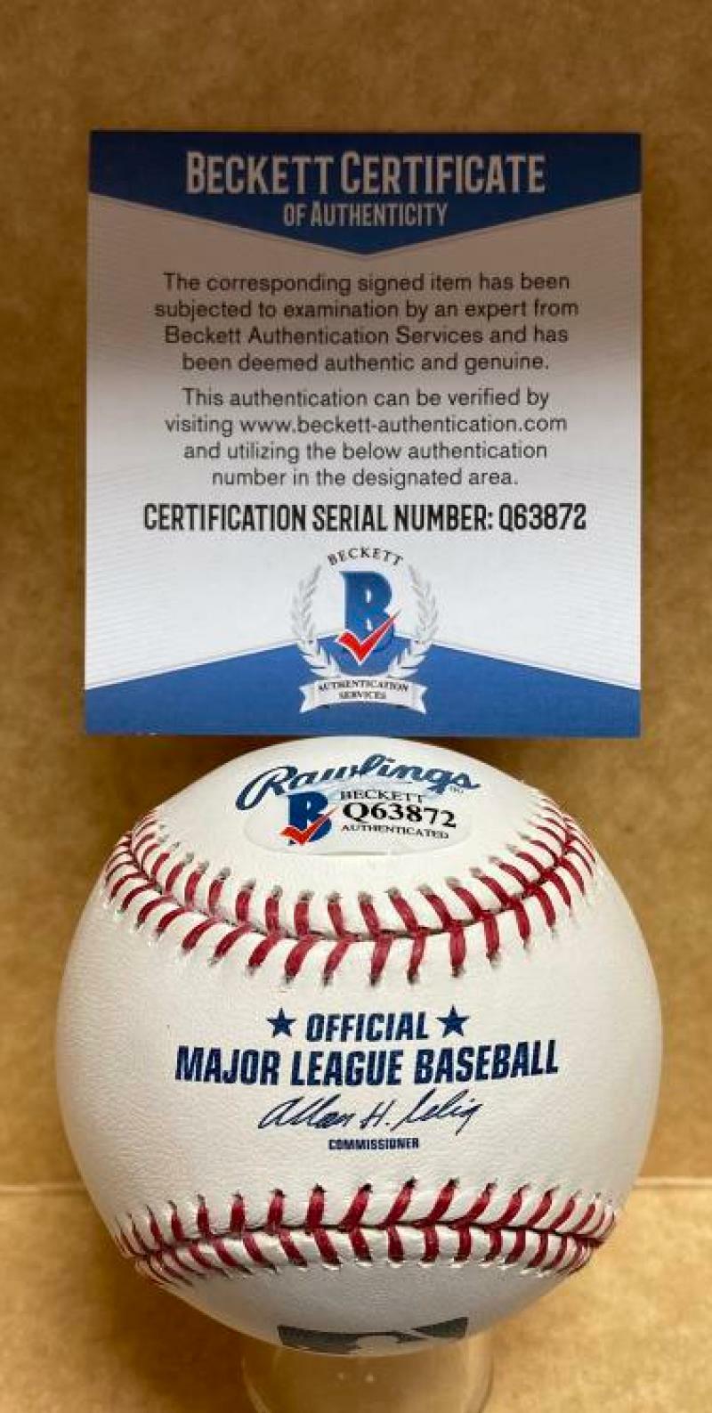 GIL BLANCO 1965 YANKEES SIGNED AUTOGRAPHED M.L. BASEBALL BECKETT Q63872