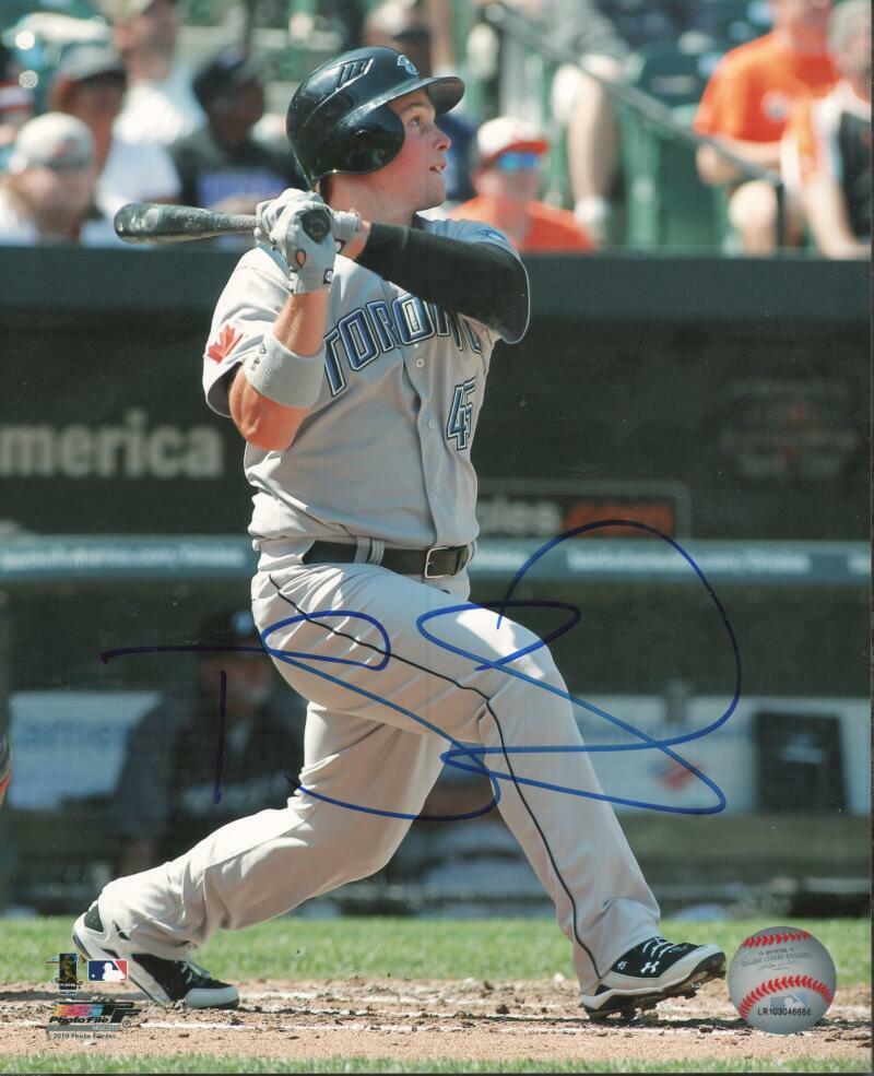 TRAVIS SNYDER TORONTO BLUE JAYS SIGNED AUTOGRAPHED 8X10 PHOTO W/ COA
