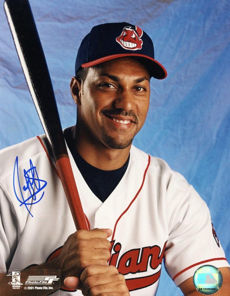 JUAN GONZALEZ SLIGHTLY SMEARED CLEVELAND INDIANS SIGNED AUTOGRAPHED 8X10 PHOTO W
