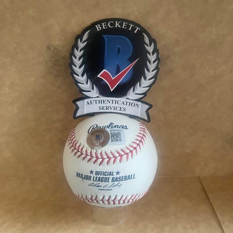 LAMARR HOYT 83 A.L. CY SIGNED AUTOGRAPHED M.L. BASEBALL BECKETT AUTHENTICATED