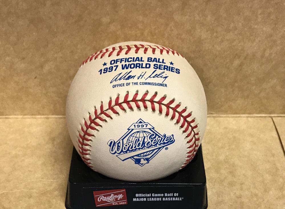 CLIFF FLOYD FLORIDA MARLINS SIGNED 1997 WORLD SERIES BASEBALL W/ COA