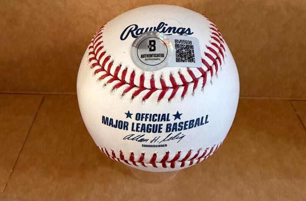 JOSE TARTABULL KC 1962-1966 SIGNED AUTO M.L. BASEBALL BECKETT AUTH