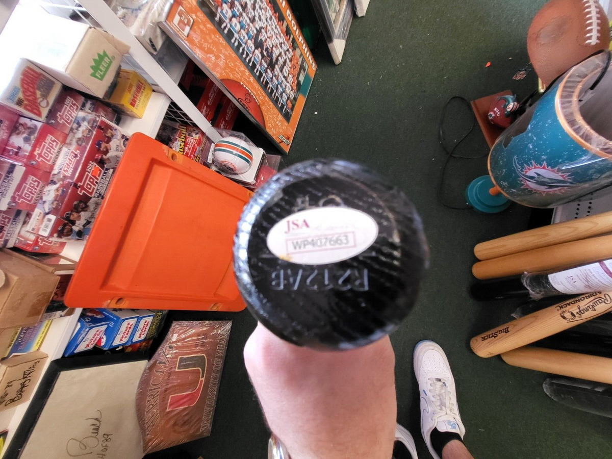 VLADIMIR GUERRERO JR TORONTO BLUE JAYS SIGNED AUTO RAWLINGS BLK BAT JSA ***