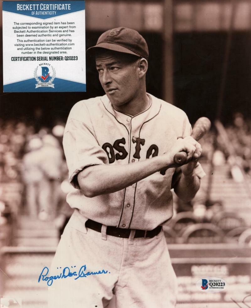 ROGER CRAMER BOSTON RED SOX SIGNED AUTOGRAPHED 8X10 PHOTO BECKETT Q20223
