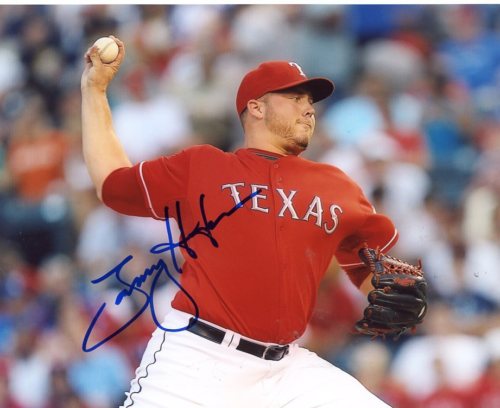 TOMMY HUNTER TEXAS RANGERS SIGNED 8X10 PHOTO W/COA