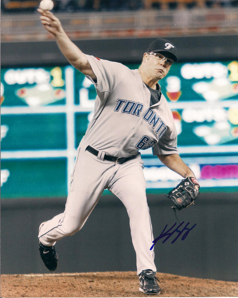 KEVIN GREGG TORONTO BLUE JAYS SIGNED 8X10 PHOTO W/COA