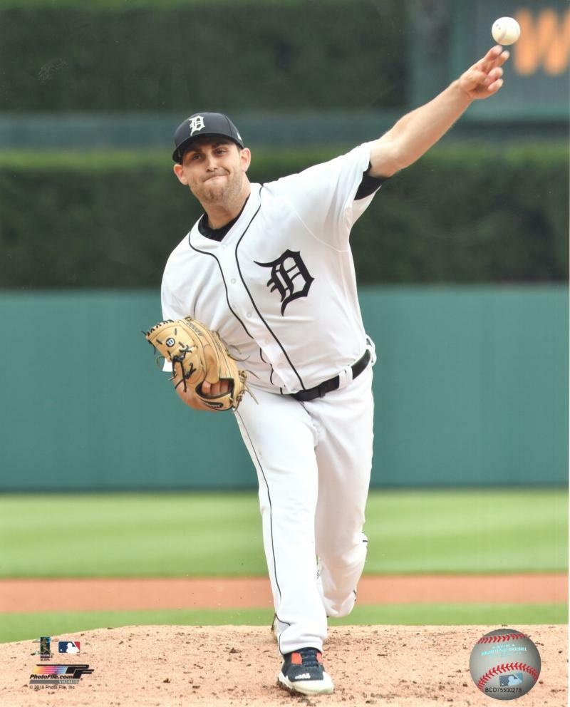 MATT BOYD  DETROIT TIGERS UNSIGNED 8X10 PHOTO