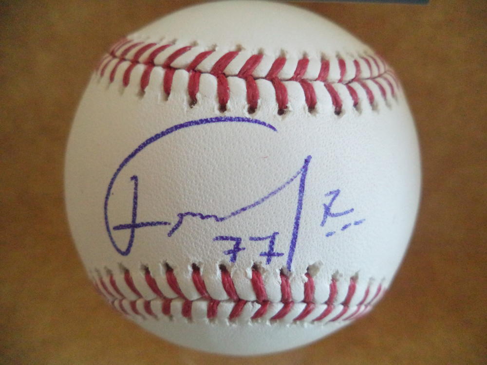 FERNANDO ROMERO MINNESOTA TWINS ROOKIE YEAR SIGNED ML BASEBALL BECKETT R07491