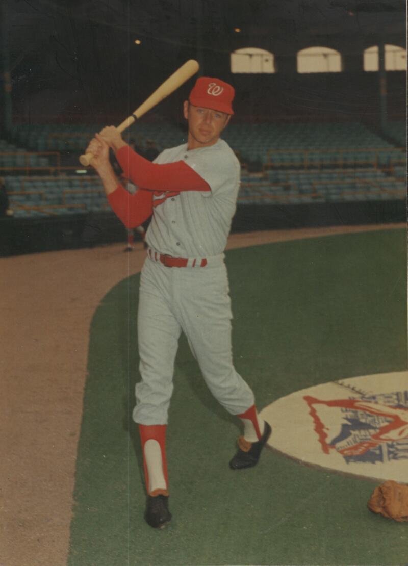 RICHIE SCHEINBLUM SENATORS ORIGINAL BRACE UNSIGNED 5X7 PHOTO