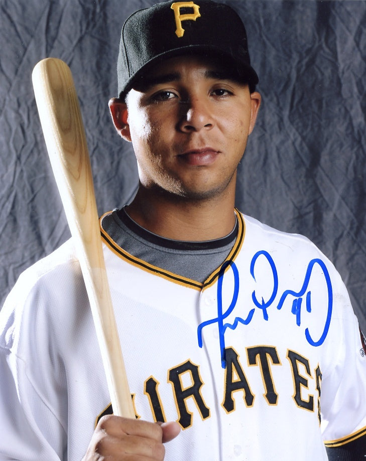 MIGUEL  PEREZ    PITTSBURGH  PIRATES       SIGNED   AUTOGRAPHED   8X10   PHOTO