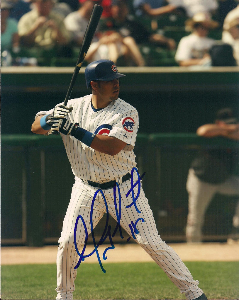 GEOVANNY SOTO CHICAGO CUBS SIGNED 8X10 PHOTO W/COA