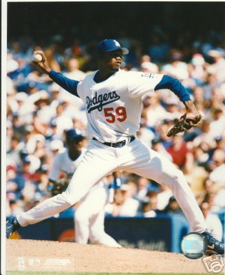 GUILLERMO MOTA LOS ANGELES DODGERS UNSIGNED 8X10 PHOTO