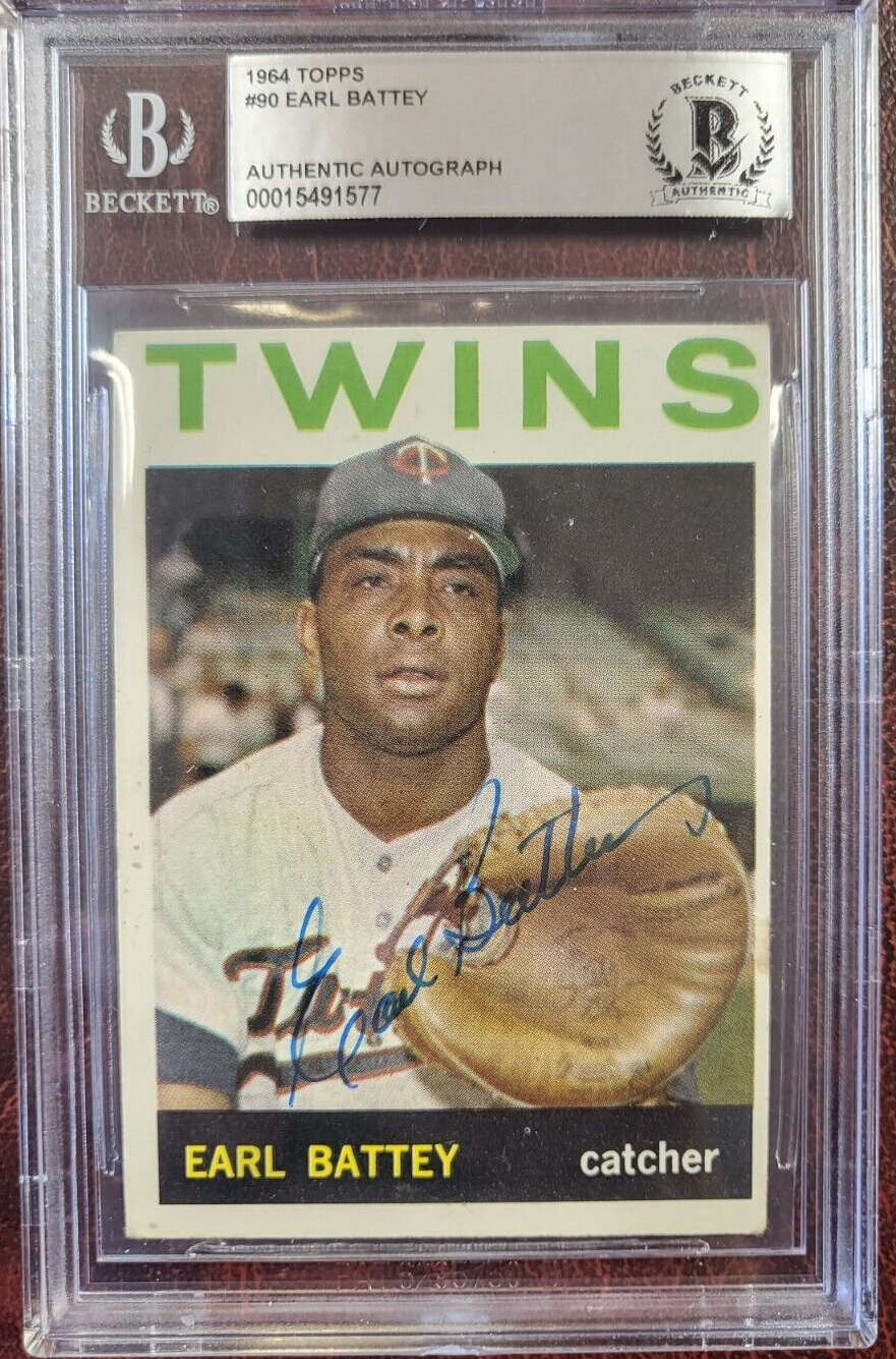 1964 TOPPS EARL BATTEY TWINS SIGNED AUTOGRAPH #90 CARD BECKETT AUTHENTIC