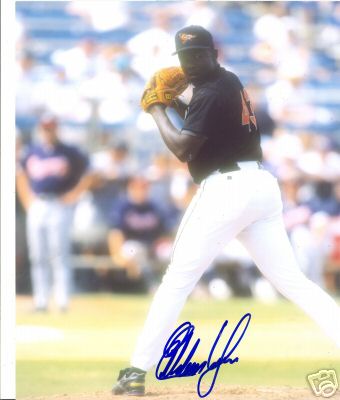 ESTABAN YAN BALTIMORE ORIOLES SIGNED 8X10 PHOTO W/COA