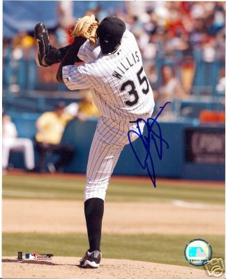 DONTRELLE WILLIS FLORIDA MARLINS SIGNED 8X10 PHOTO