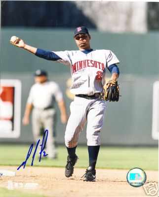 LUIS RIVAS MINNESOTA TWINS SIGNED 8X10 PHOTO W/COA