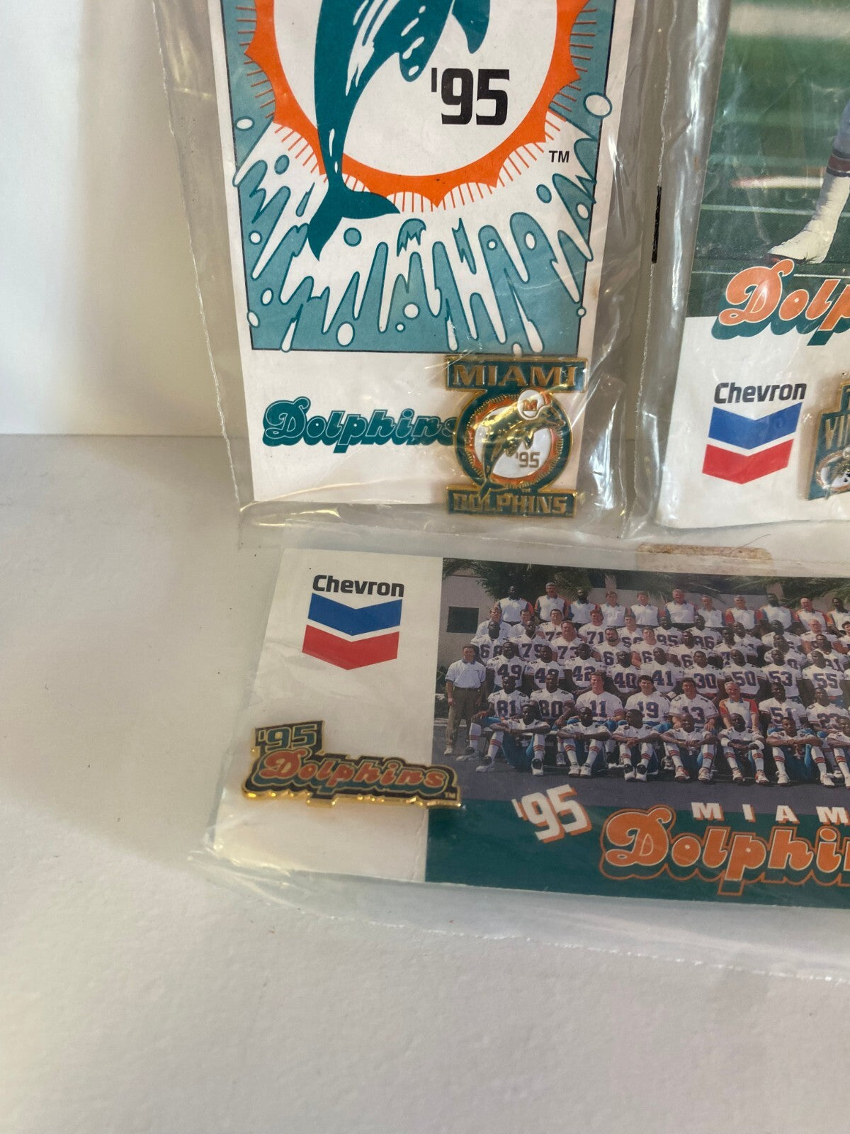 VINTAGE 1990'S NFL FOOTBALL MIAMI DOLPHINS 3PC PIN SET