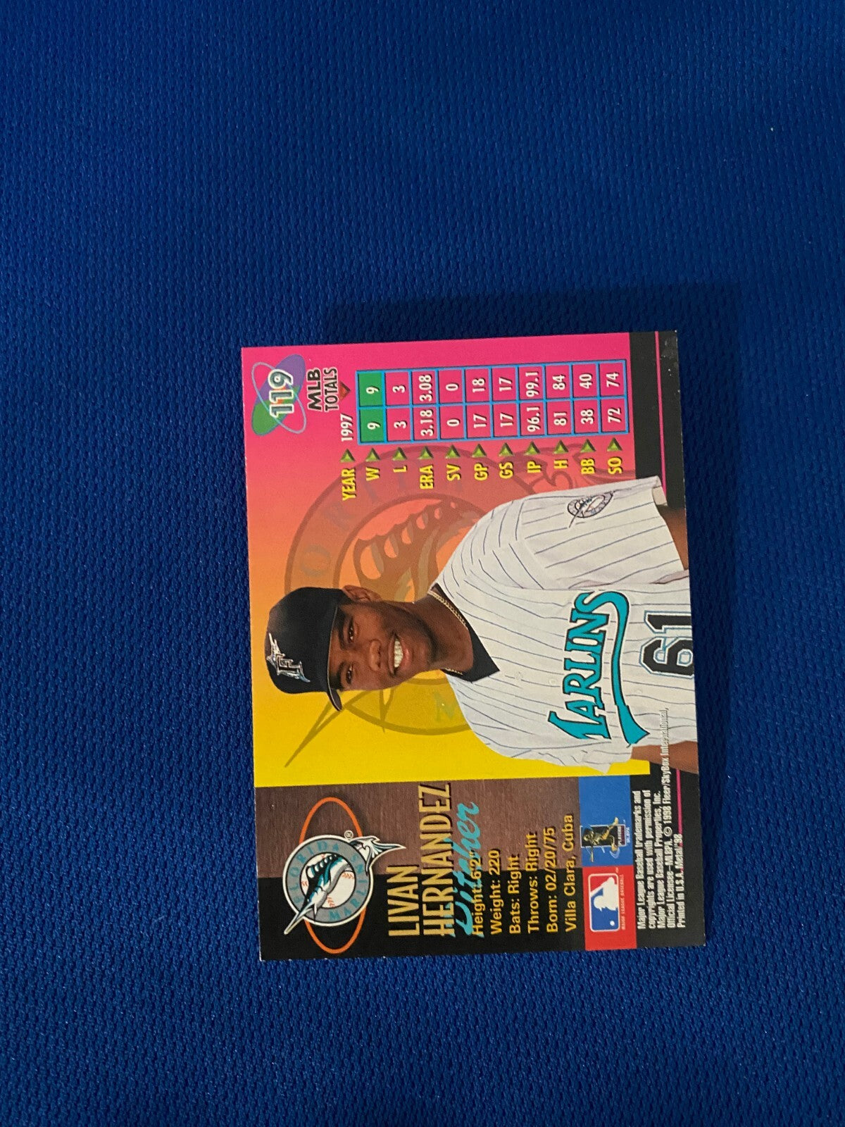 1998 FLEER METAL LIVAN HERNANDEZ FL MARLINS AUTOGRAPH SIGNED CARD #119 W/COA