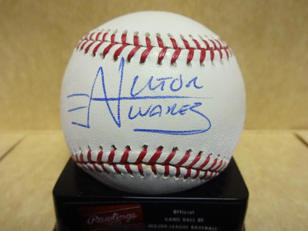 VICTOR ALVAREZ LOS ANGELES DODGERS RARE SIGNED M.L. BASEBALL W/COA
