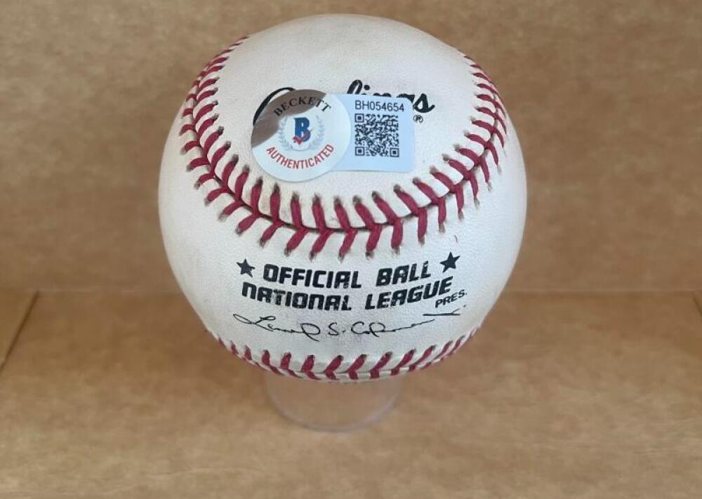 TERRY PENDLETON BRAVES/MARLINS SIGNED VINTAGE N.L. BASEBALL BECKETT AUTH