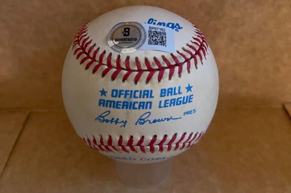 KEN GRIFFEY JR. MARINERS SIGNED VINTAGE A.L. BASEBALL BECKETT AUTH
